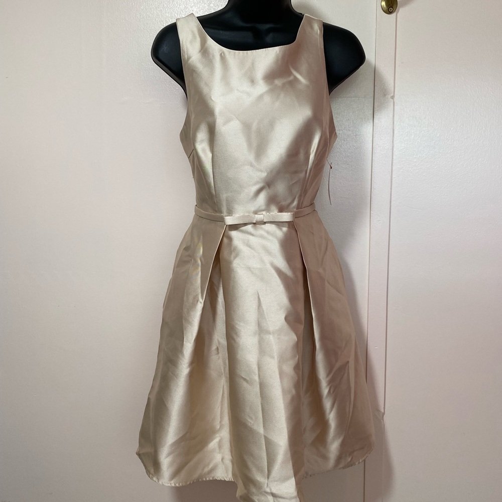 Elegant Cream Sleeveless Dress